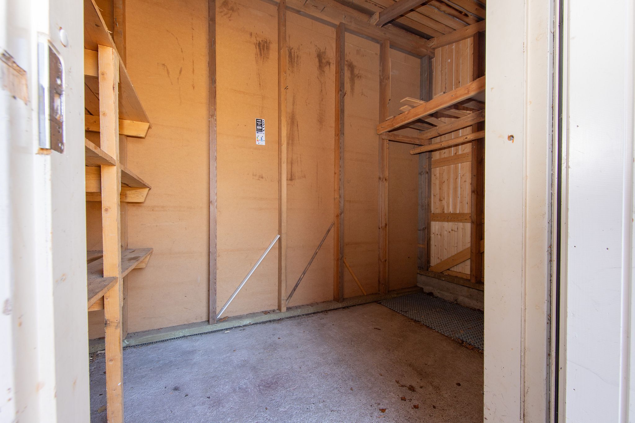 Image 19/67