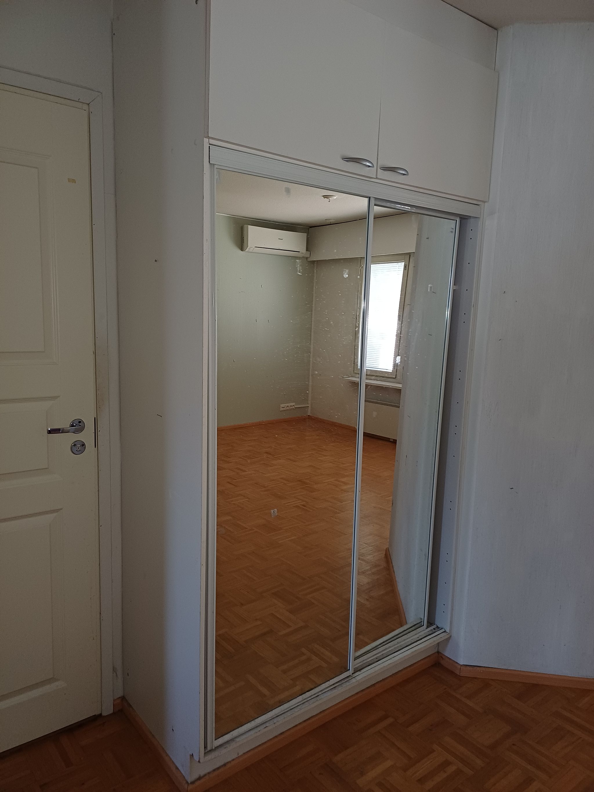 Image 11/27