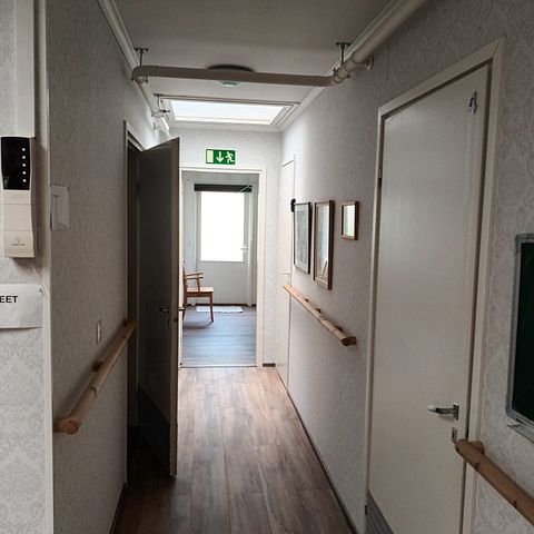 Image 11/31