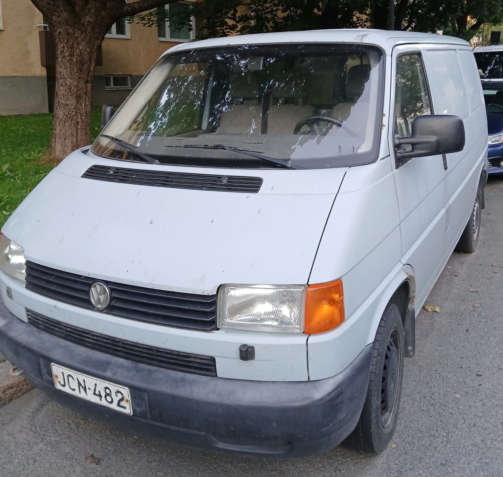 Image 1/20