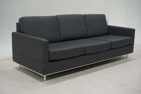 Image 1/8