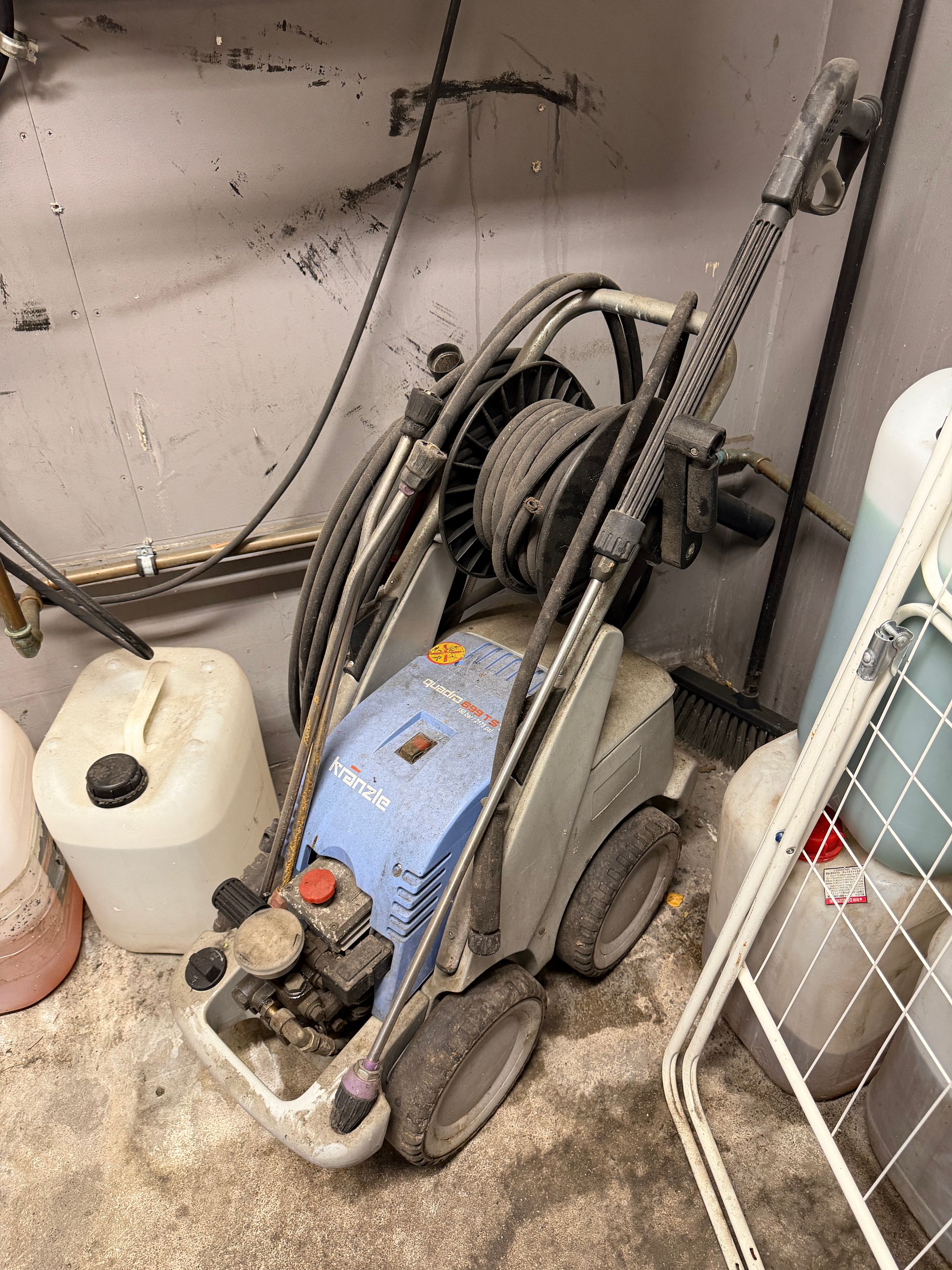 Image 1/4