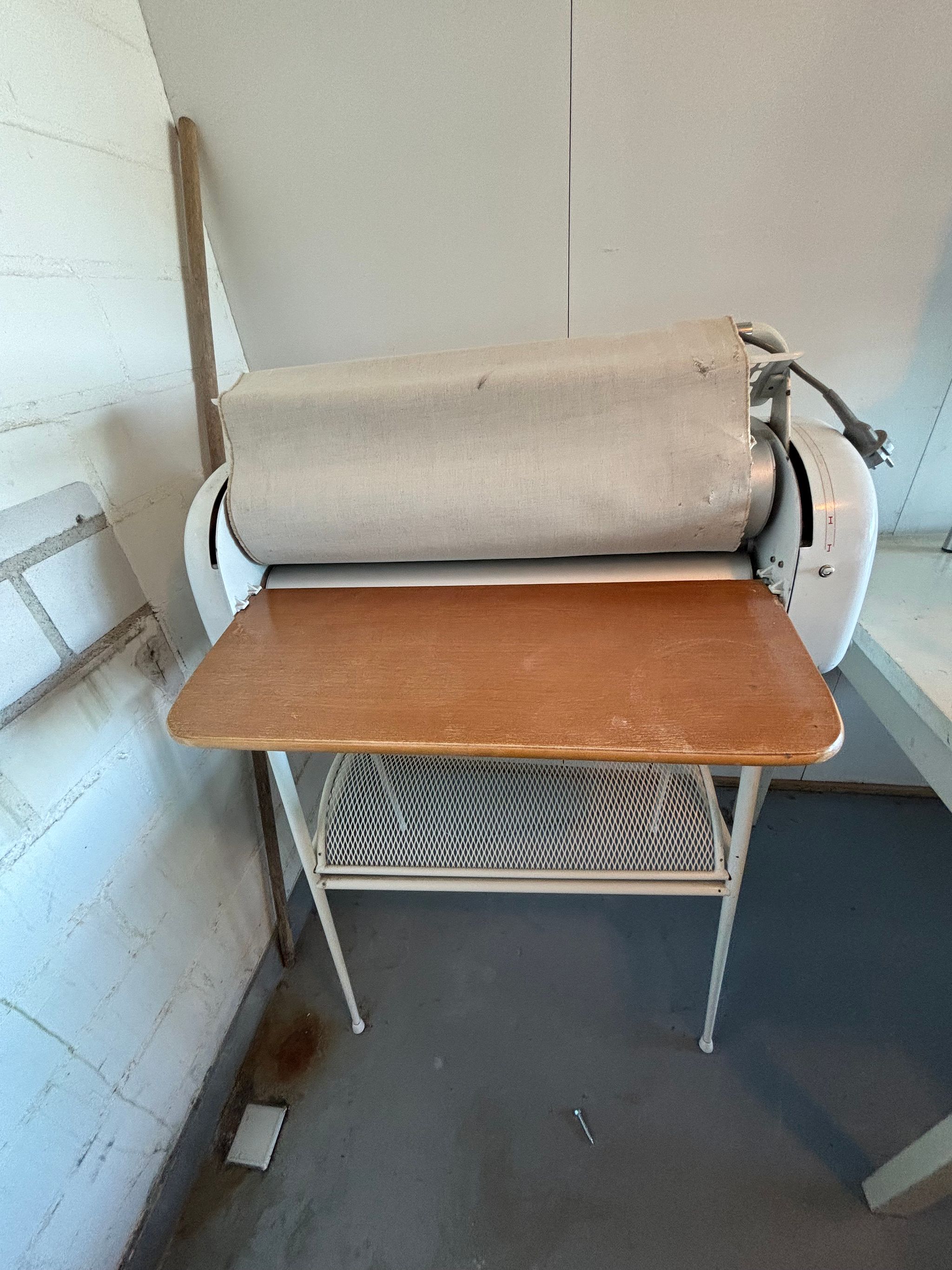 Image 2/2
