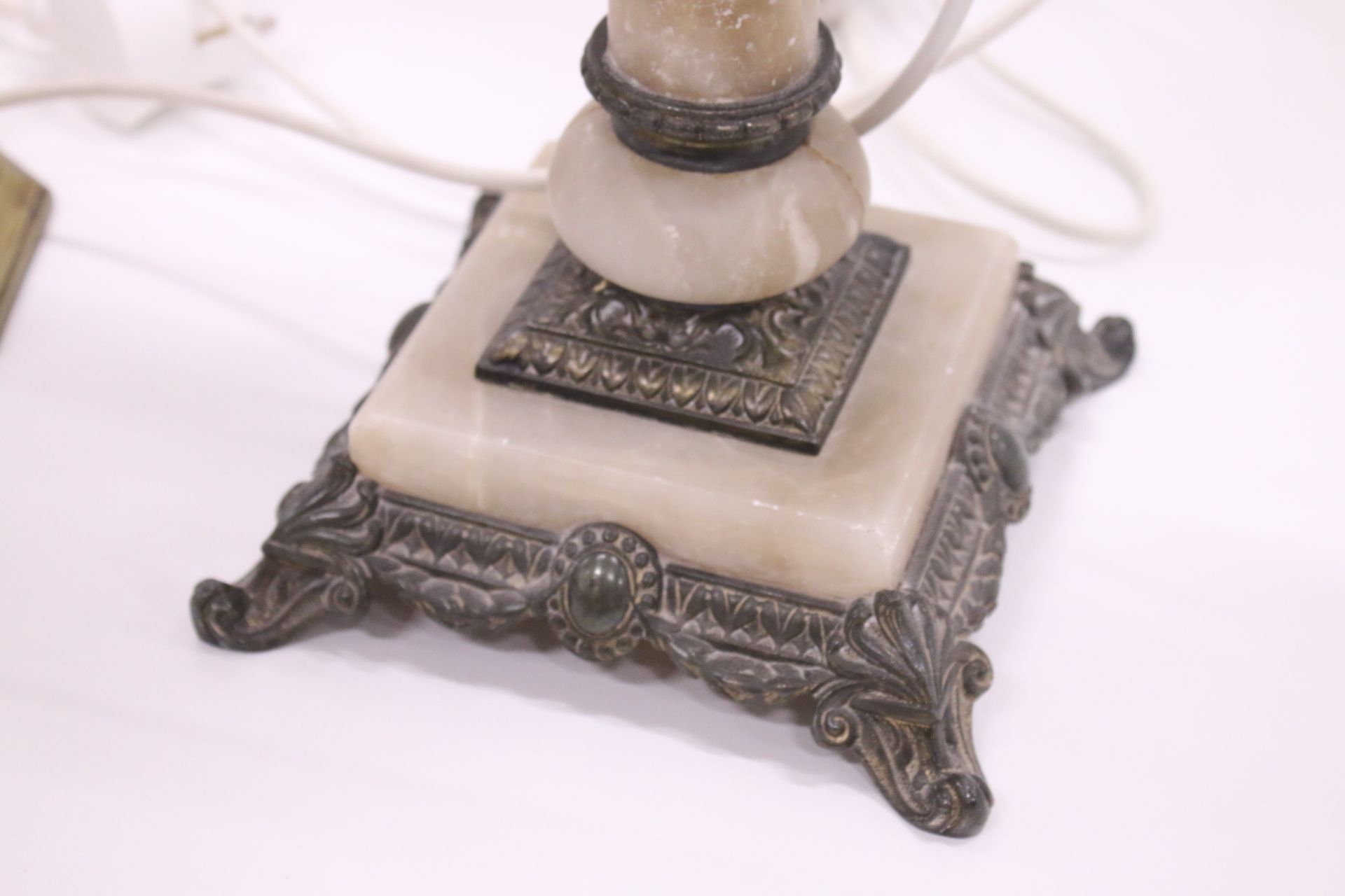 Image 3/15