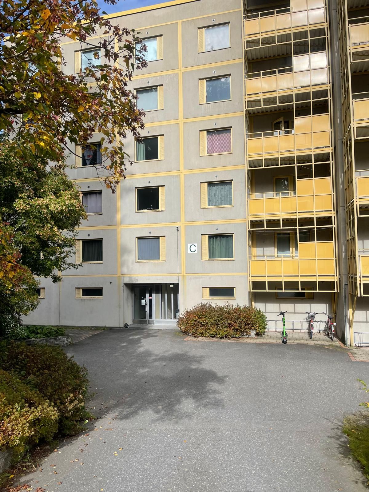 Image 2/10