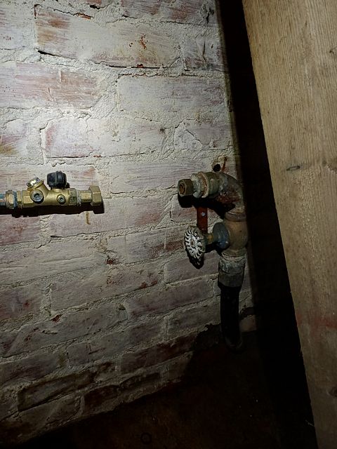 Image 8/65