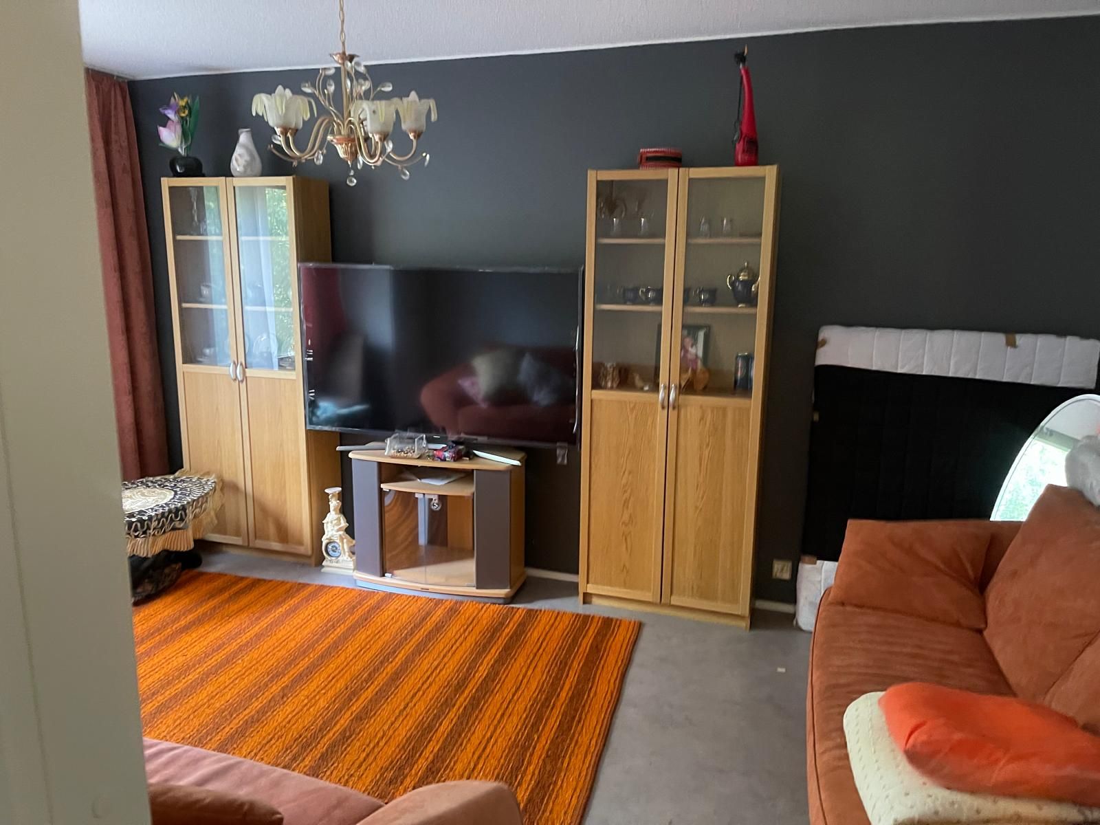 Image 8/10