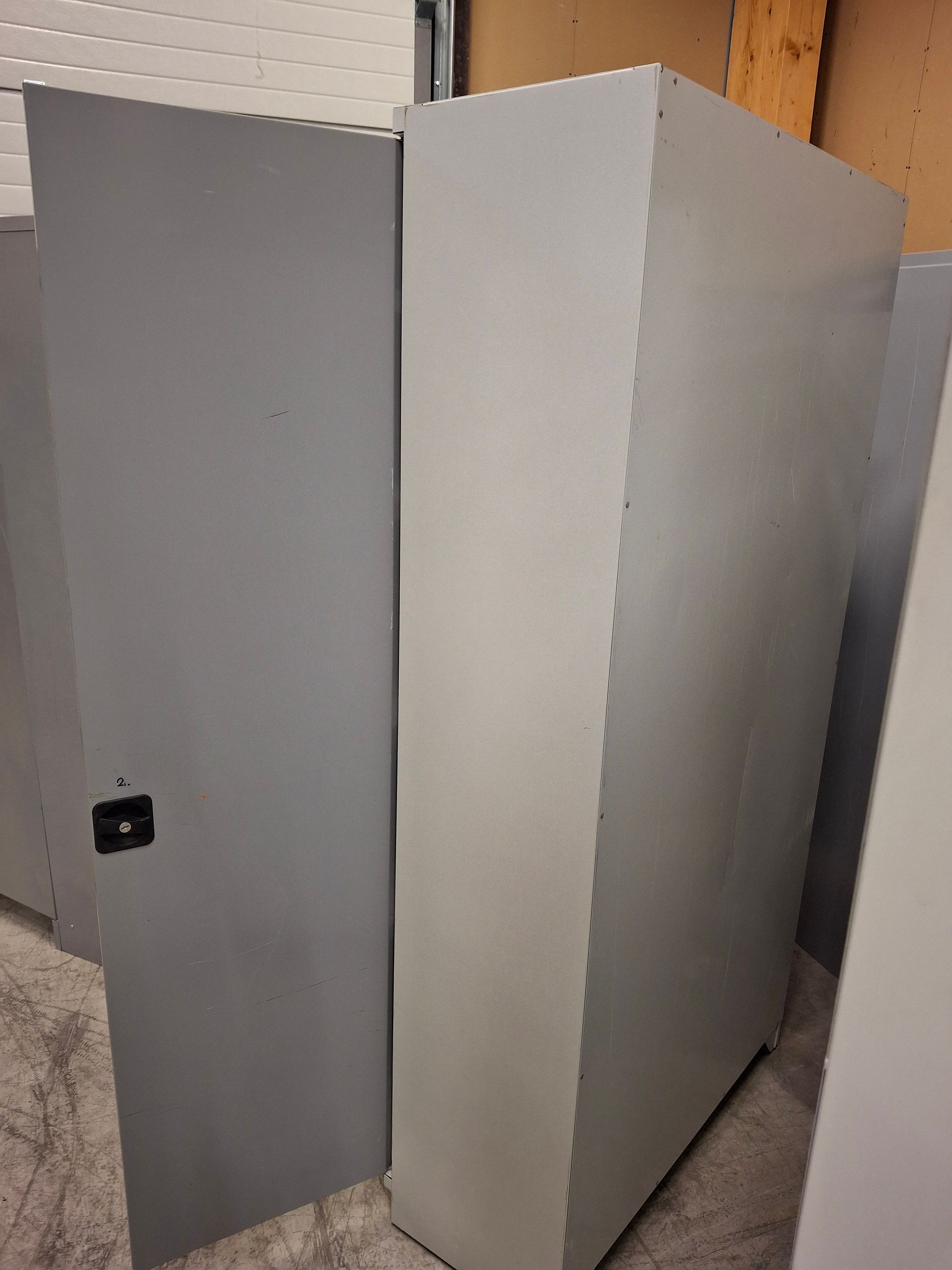 Image 2/5