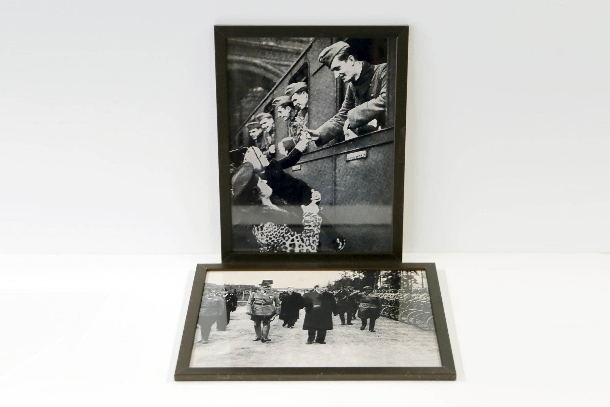 Image 1/12