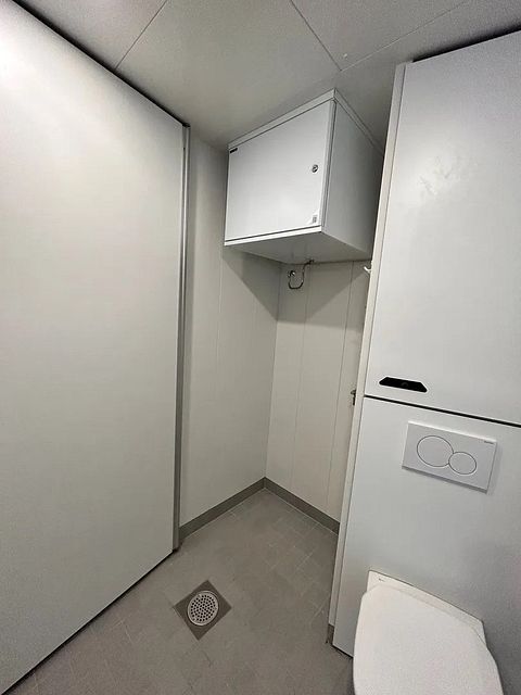 Image 7/8