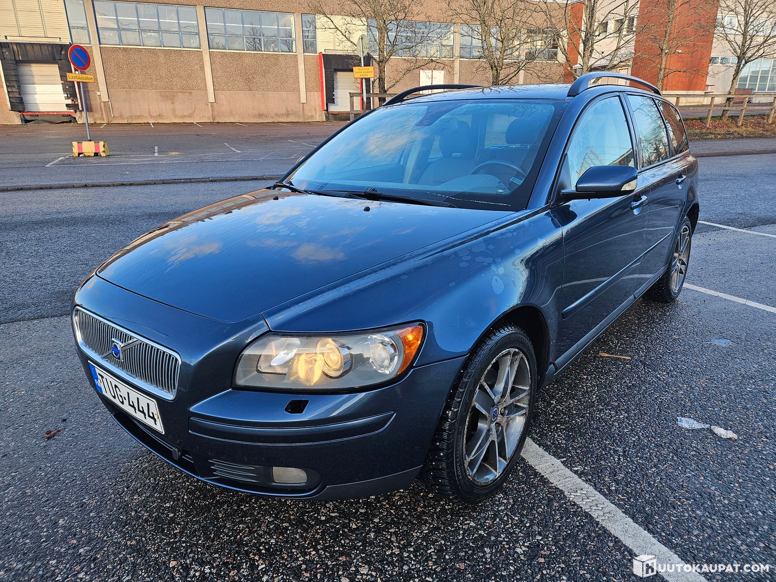 volvo-v50-2004-vantaa-huutokaupat