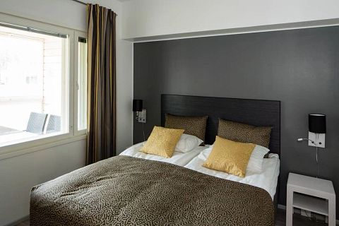 Image 5/7