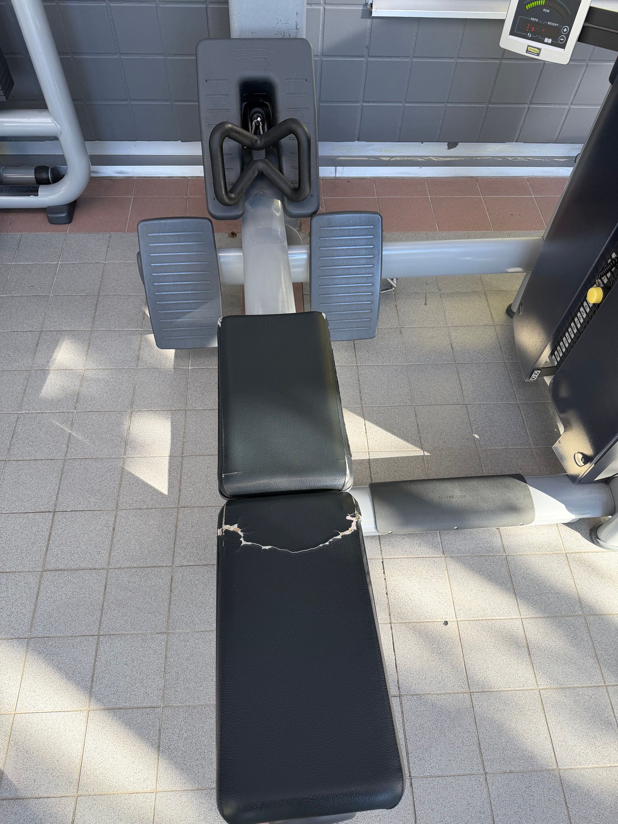 Image 2/8