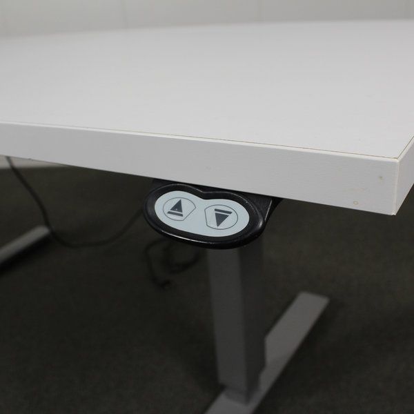 Image 6/8