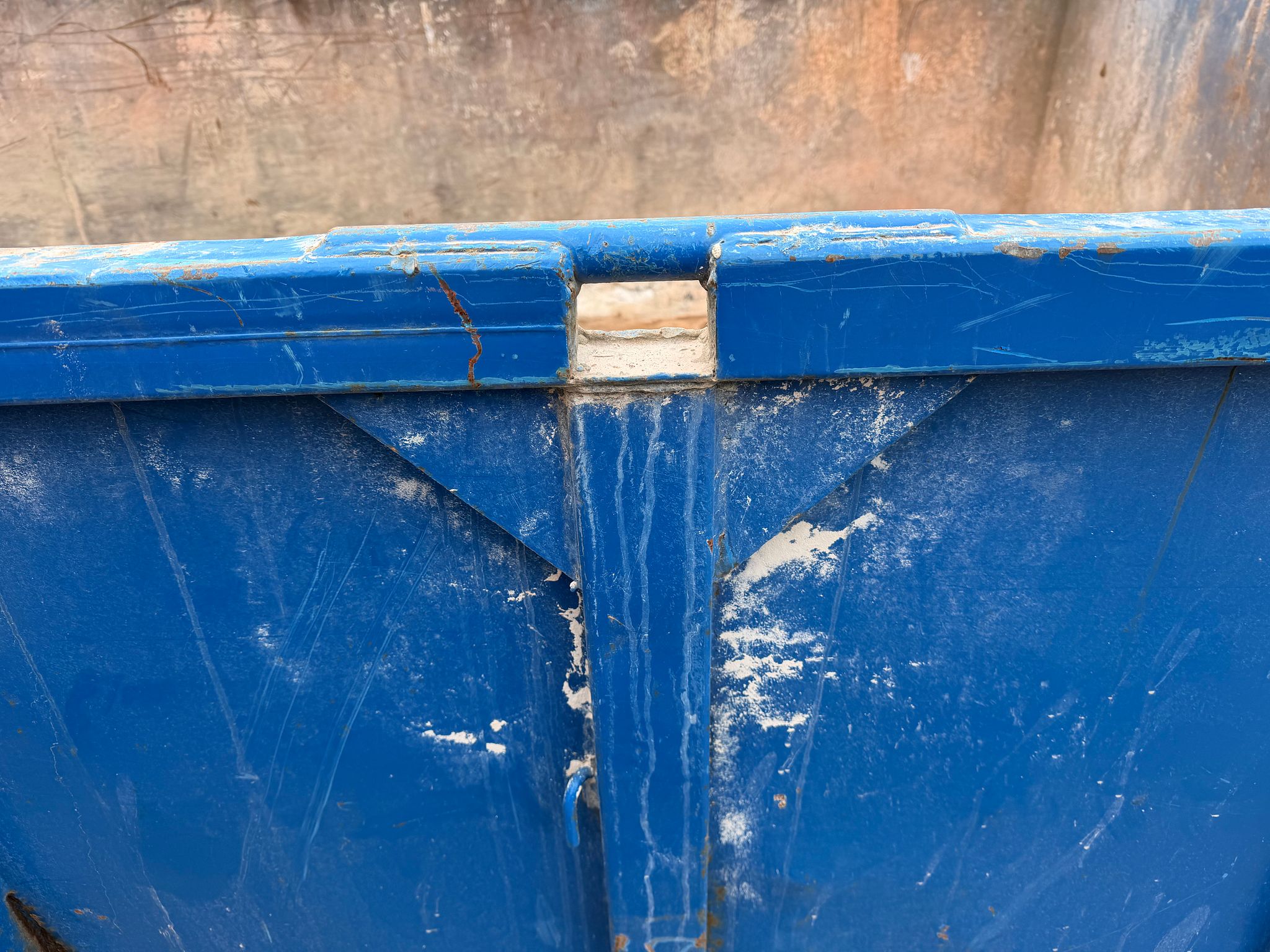 Image 5/9