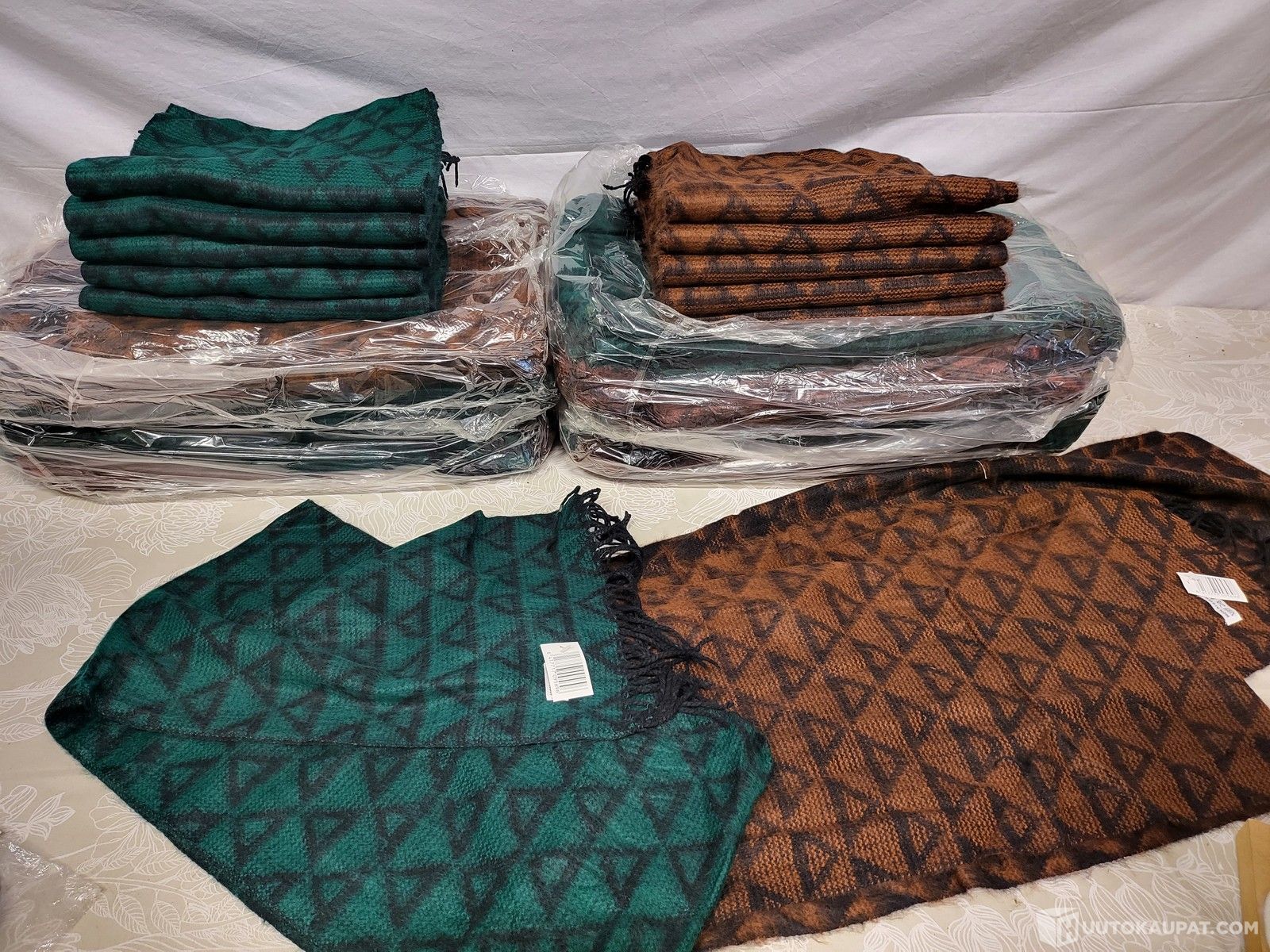 Iso erä pitkiä 300x30cm kaulahuiveja, Tampere