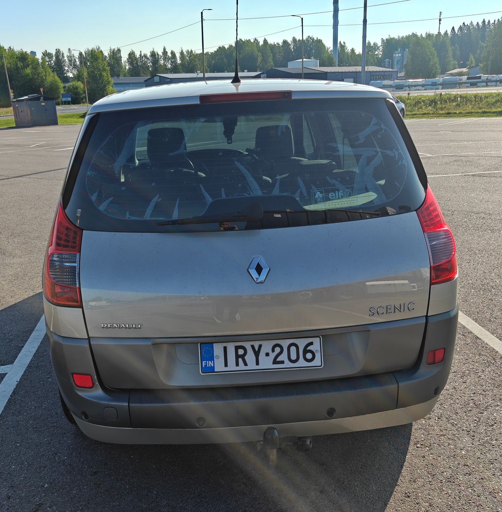 Image 6/10