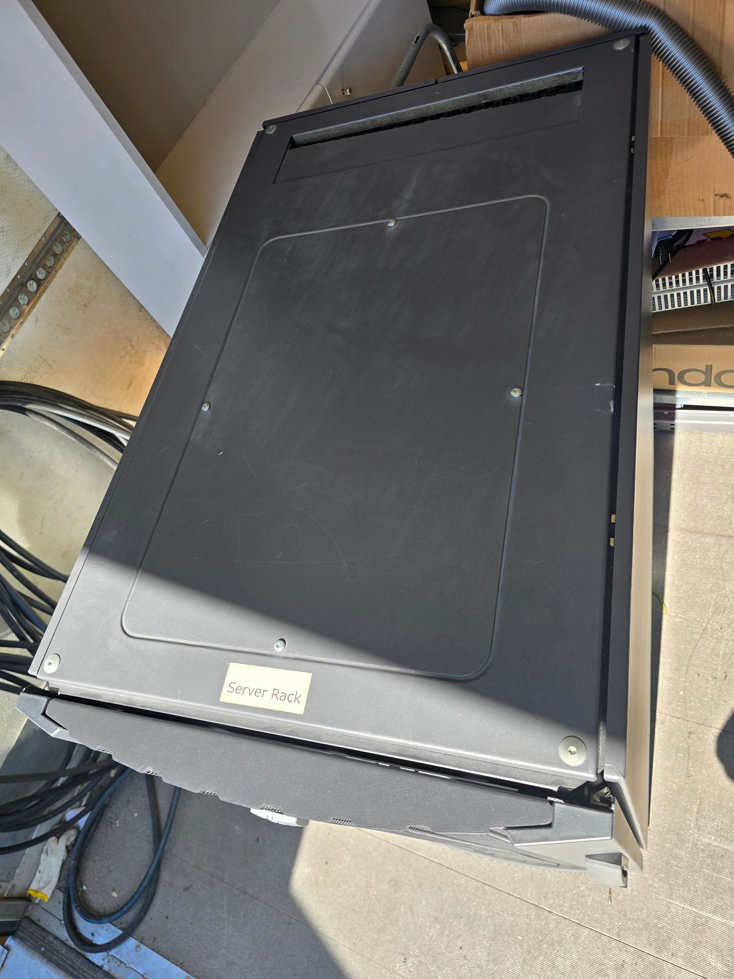 Image 2/8