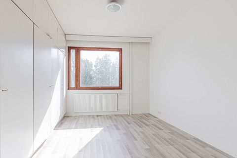 Image 19/23