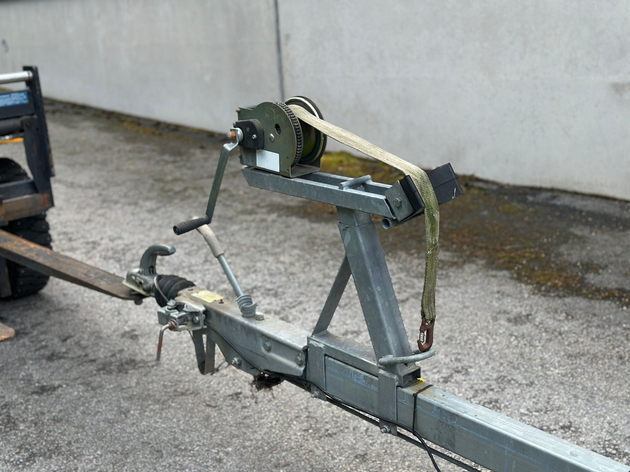 Image 3/9