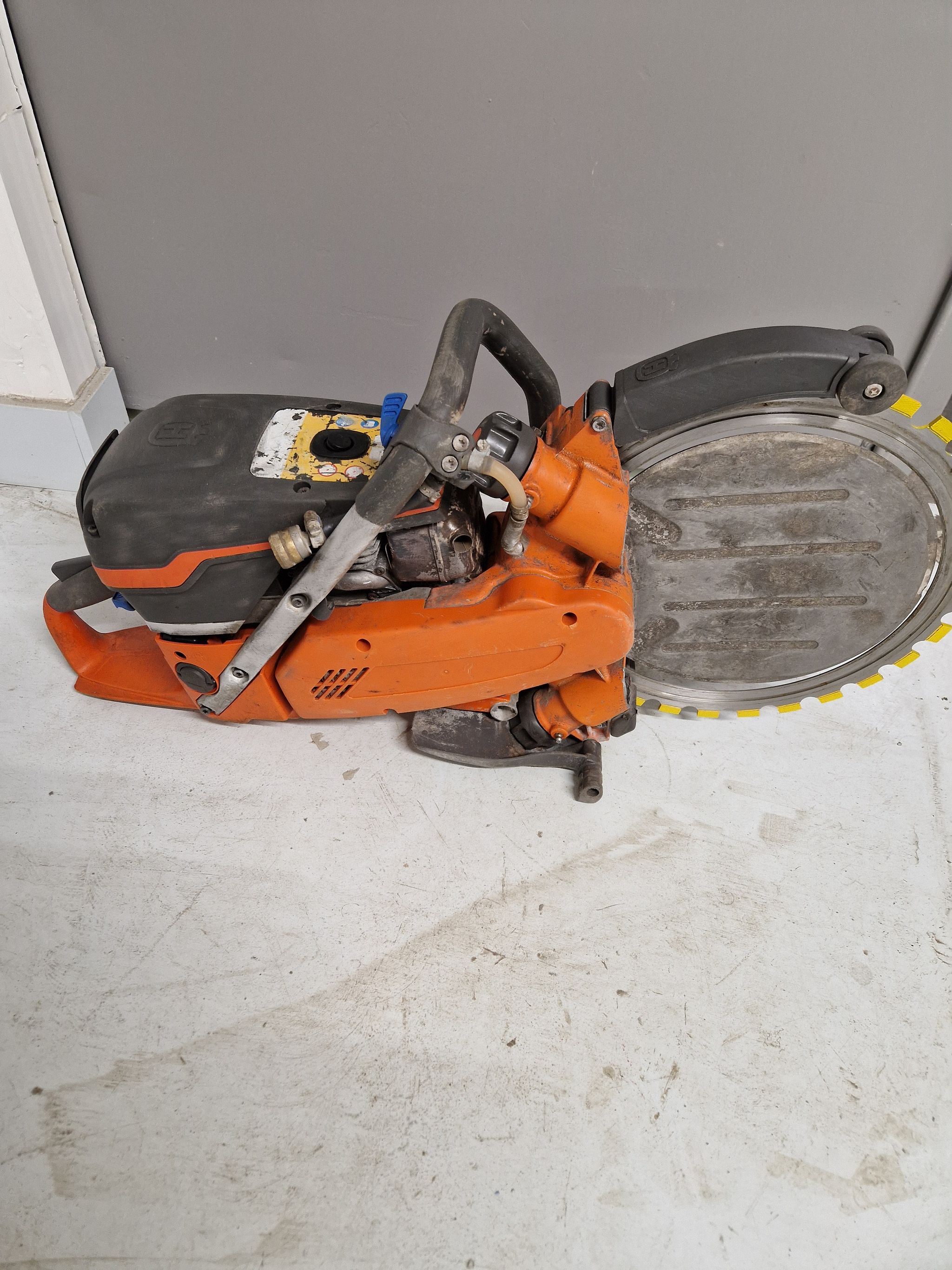 Image 1/4