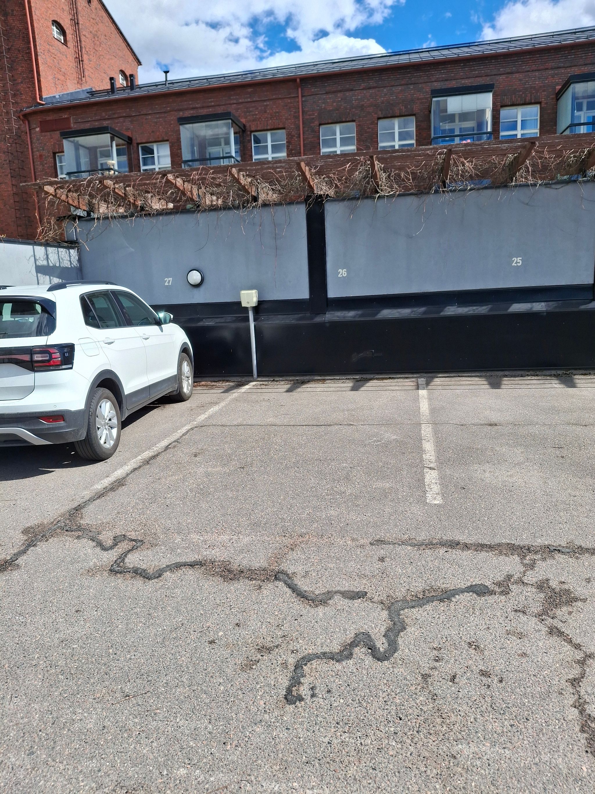 Image 1/2