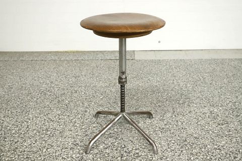 Image 1/10
