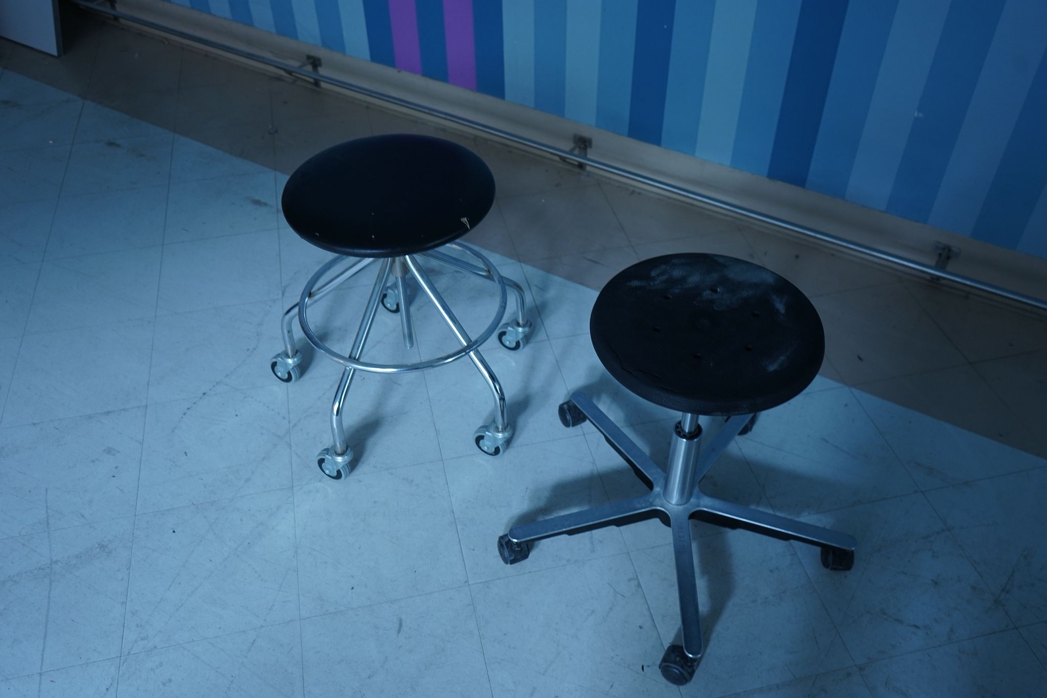 Image 3/8