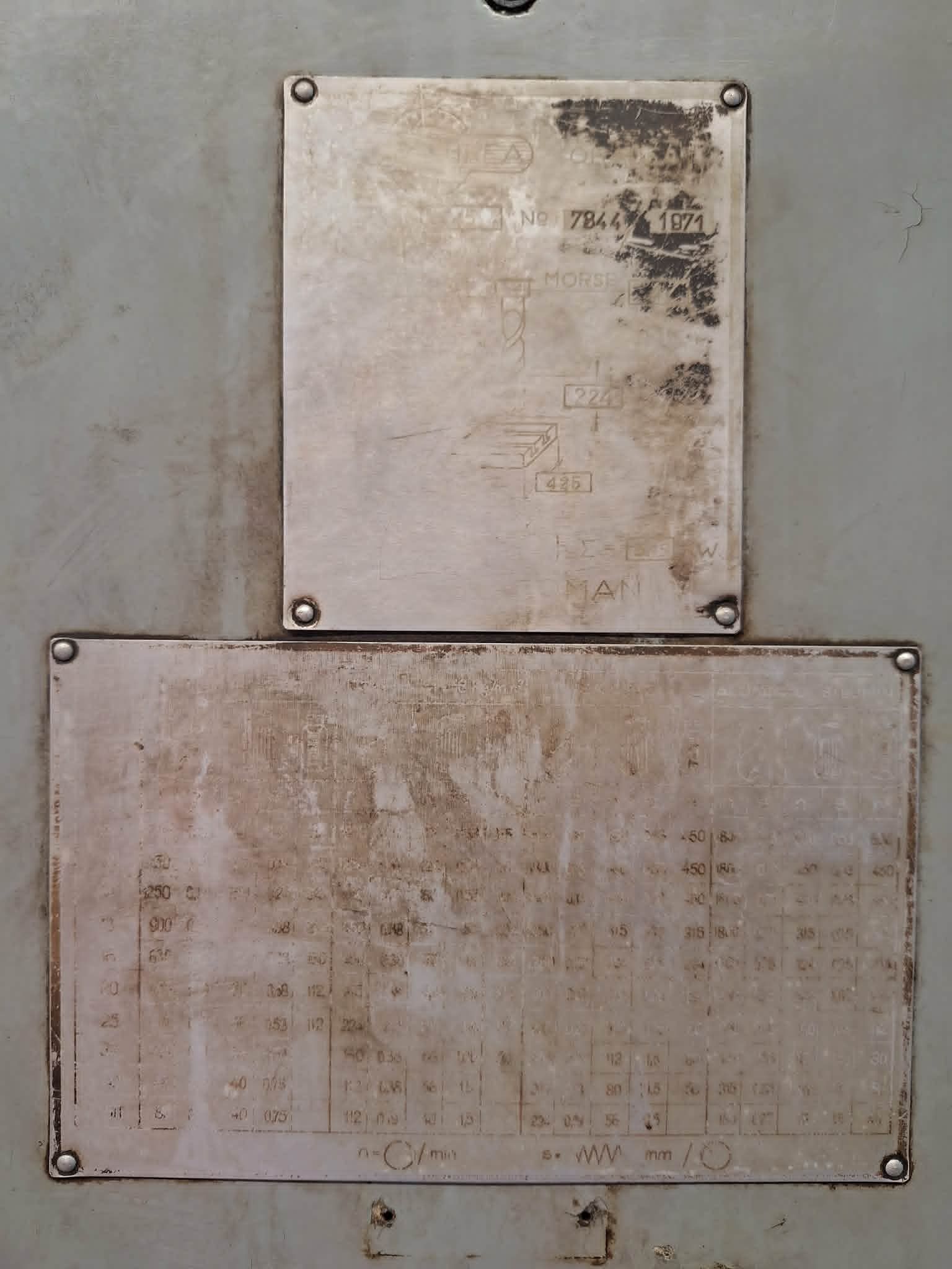 Image 4/10