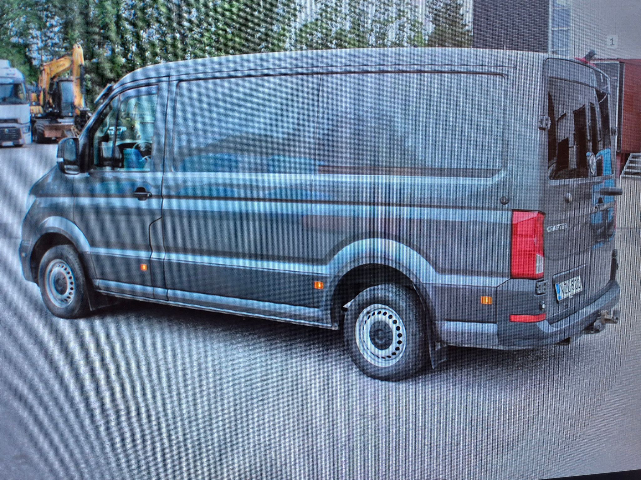 Image 4/10