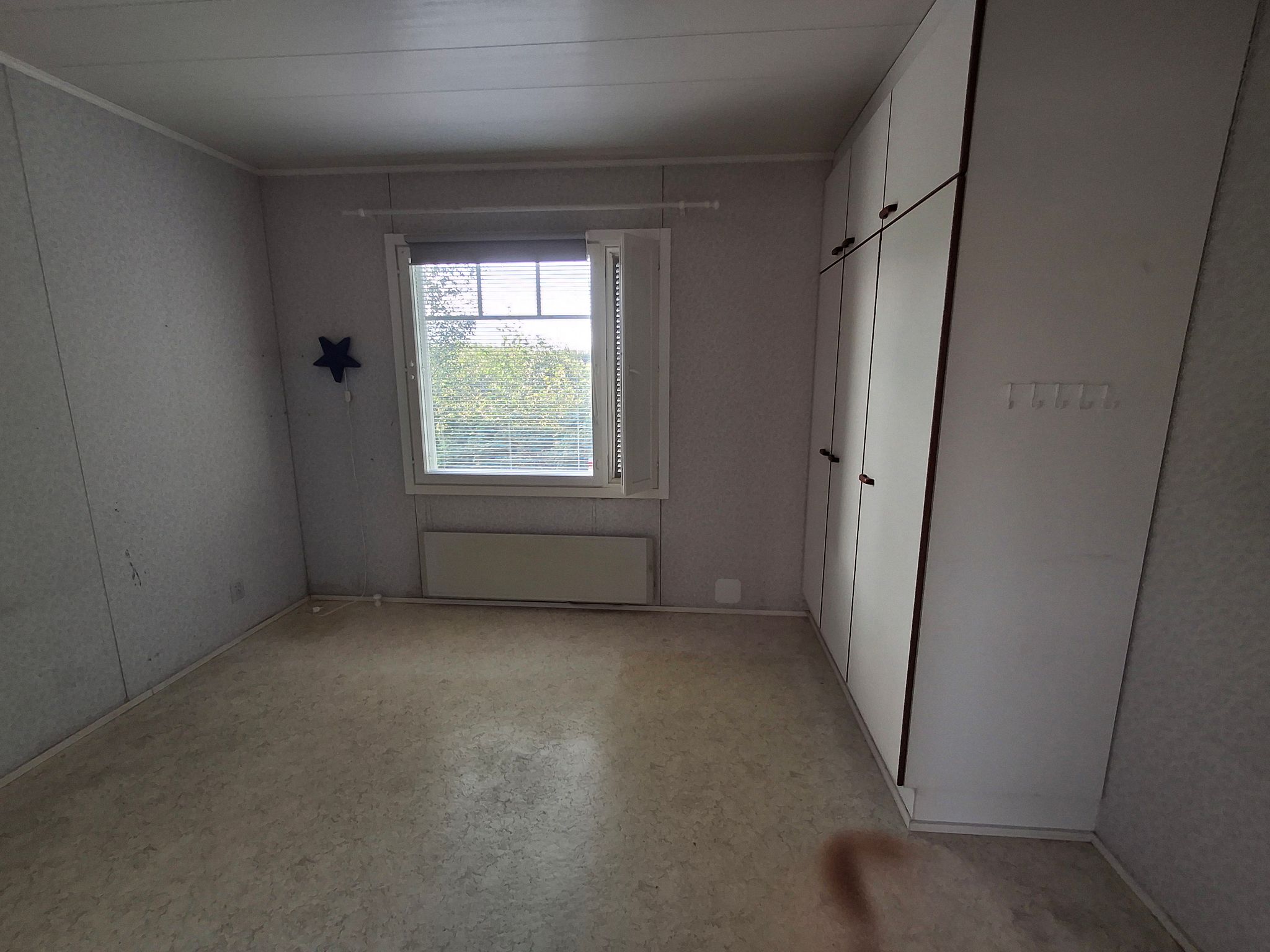 Image 19/28