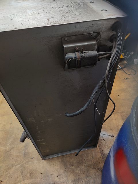 Image 2/6