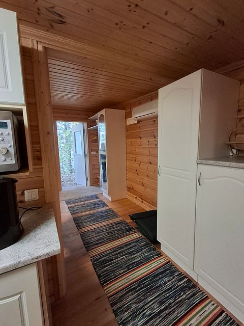 Image 16/56
