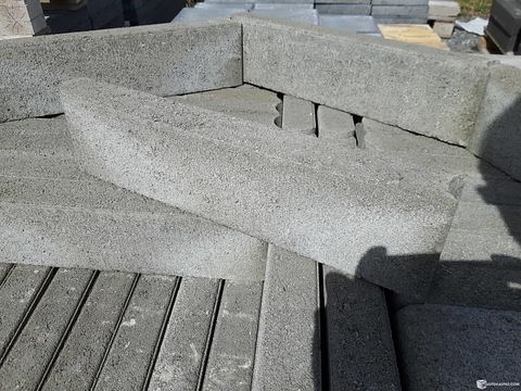 Image 4/7
