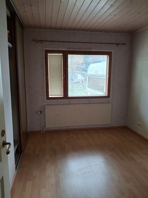 Image 23/44
