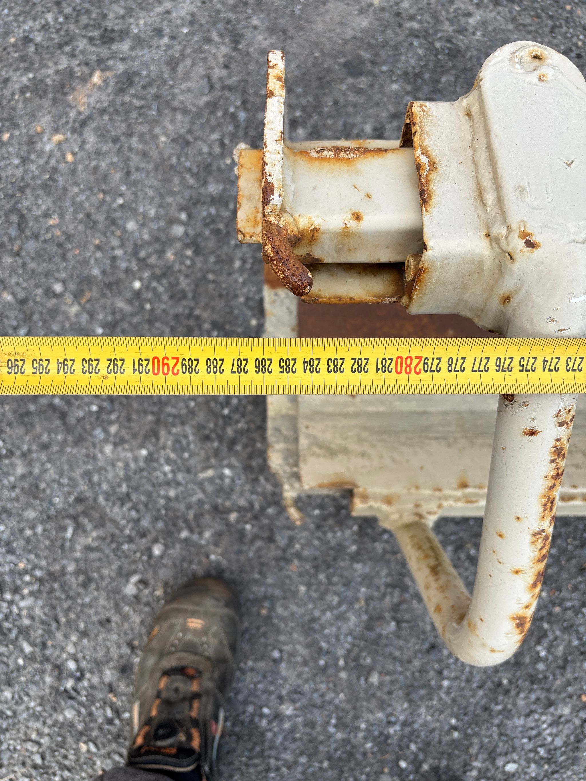 Image 4/4