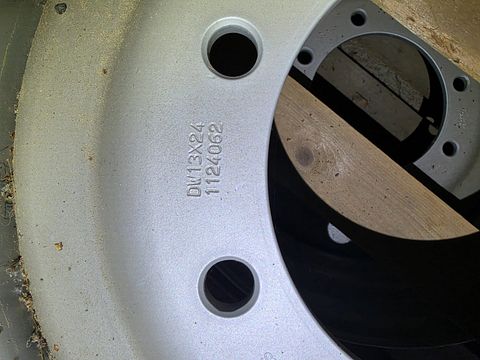 Image 4/4