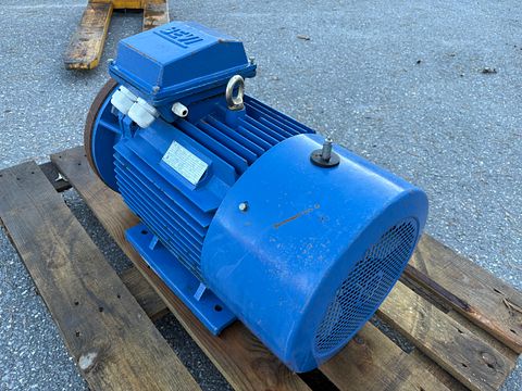 Image 6/7