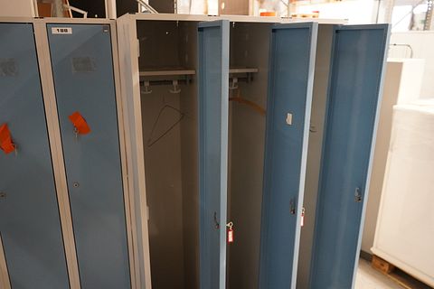 Image 6/9