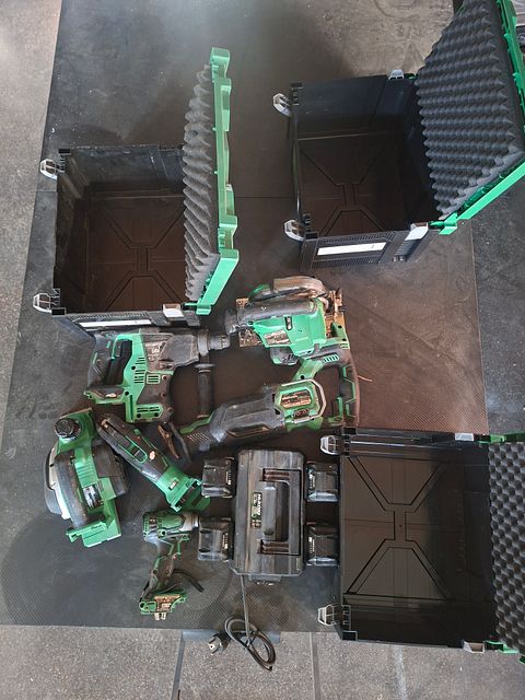 Image 2/5