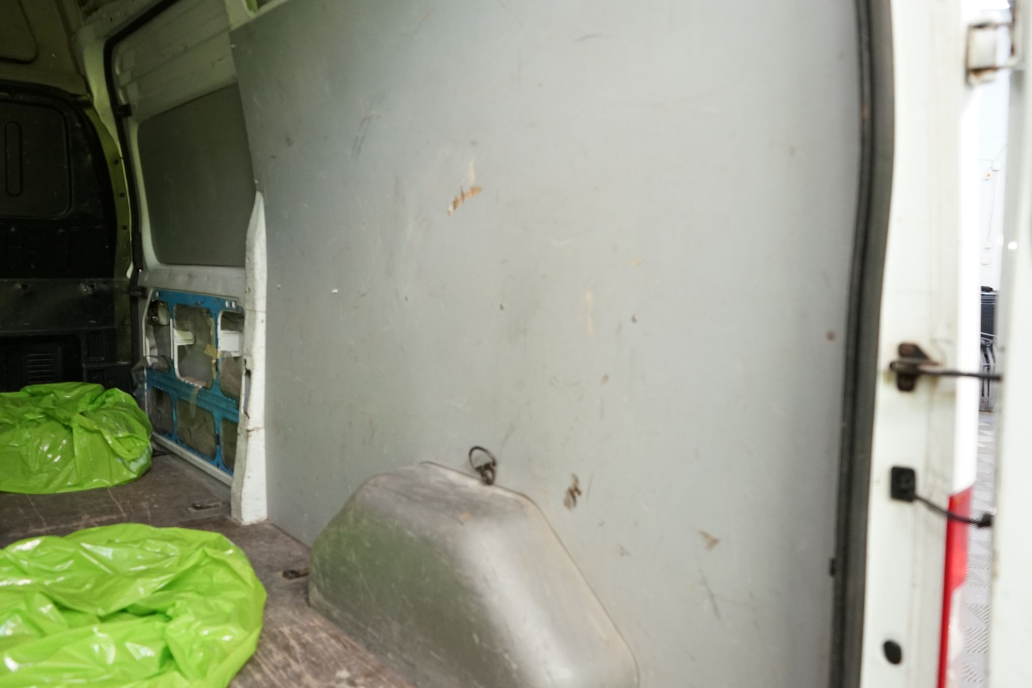 Image 32/64