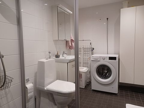 Image 8/9