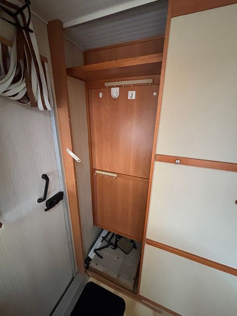 Image 17/32
