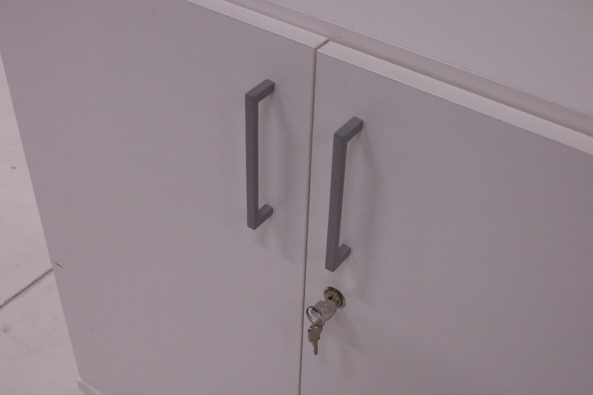 Image 7/10