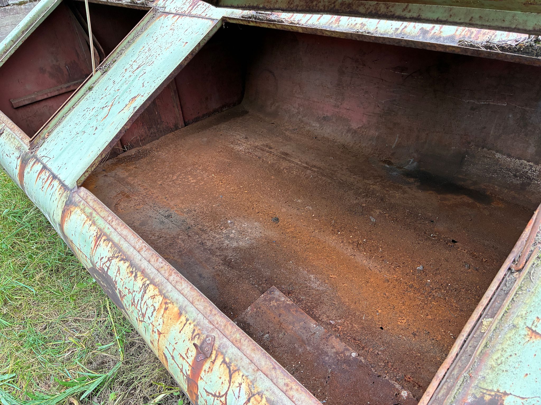 Image 4/5