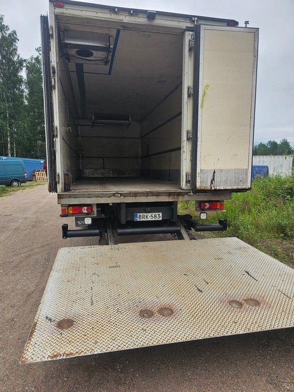 Image 8/32