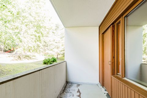 Image 12/23