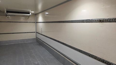 Image 16/20