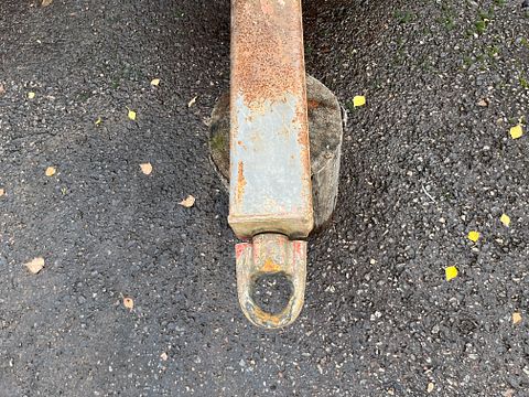 Image 15/19