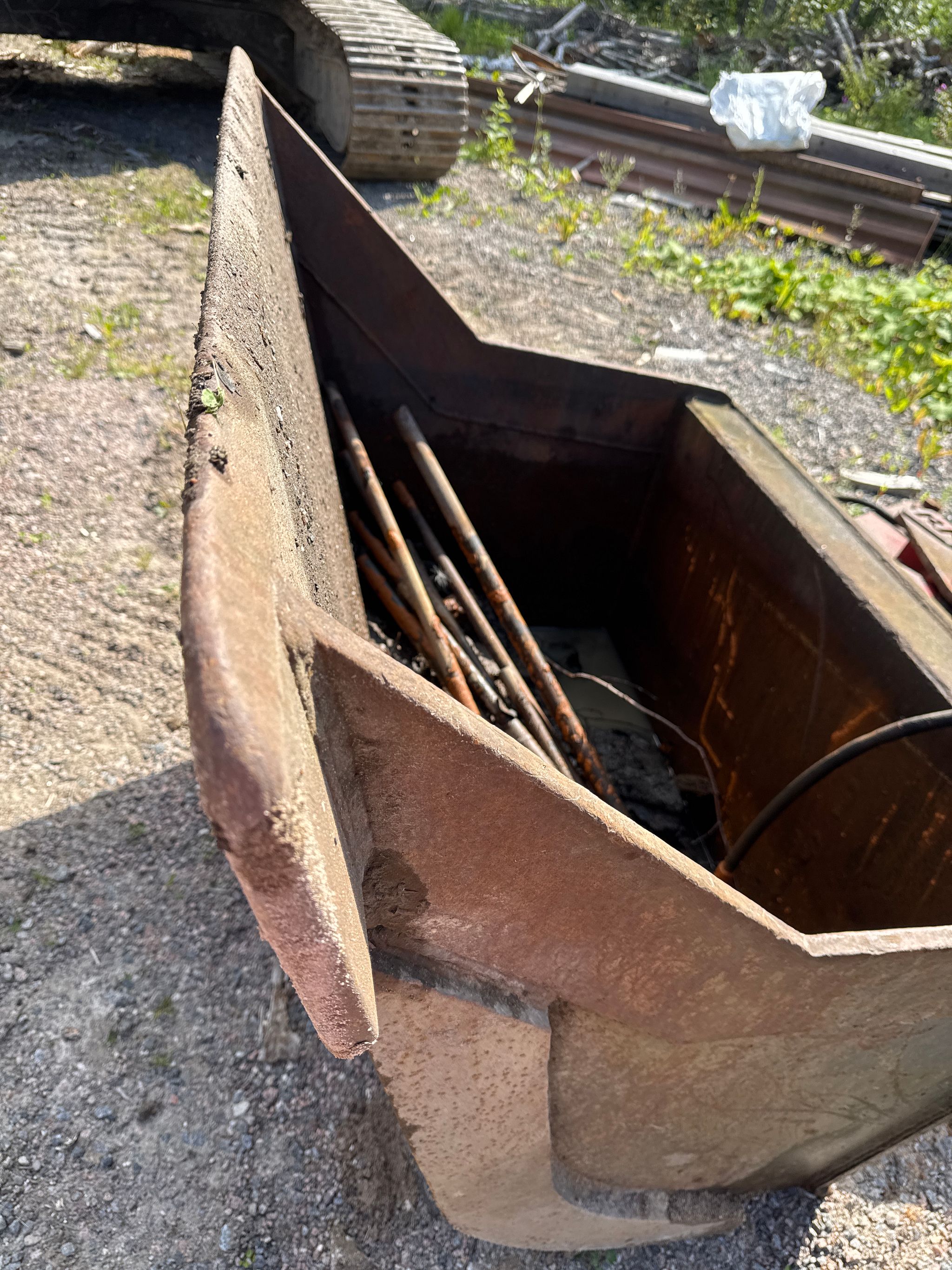 Image 3/8